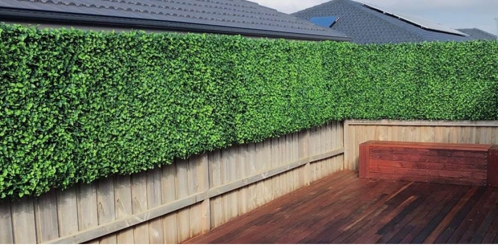 Factors to Consider Before Installing An Artificial Hedge In Your Home Or Garden
