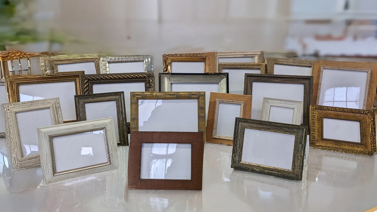 Why Hotels and Restaurants Should Invest in Bulk Picture Frames